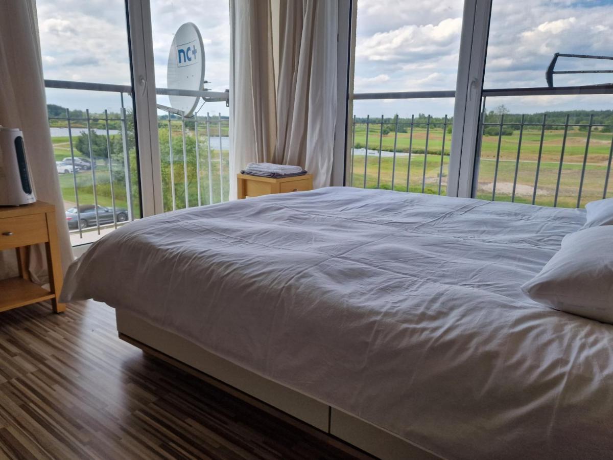 Apartgolf Sobienie Krolewskie Sobienie Szlacheckie Dış mekan fotoğraf