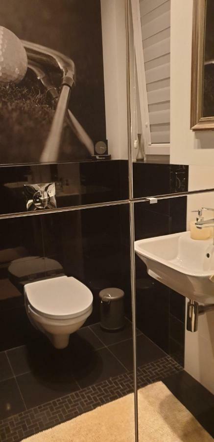 Apartgolf Sobienie Krolewskie Sobienie Szlacheckie Dış mekan fotoğraf