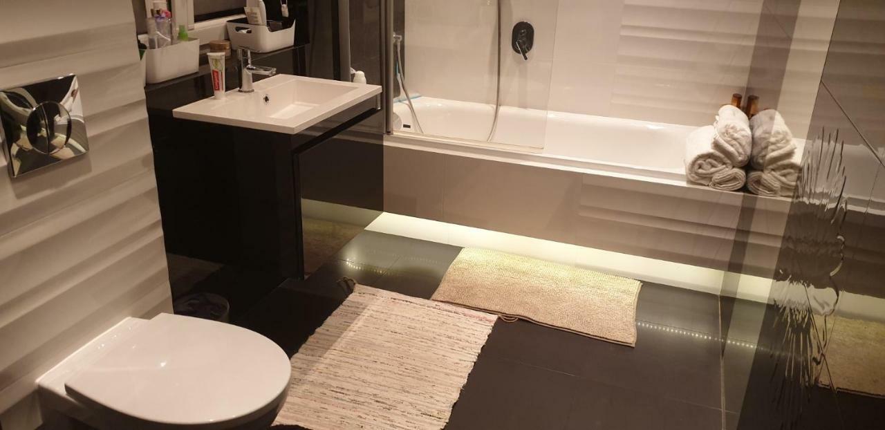 Apartgolf Sobienie Krolewskie Sobienie Szlacheckie Dış mekan fotoğraf